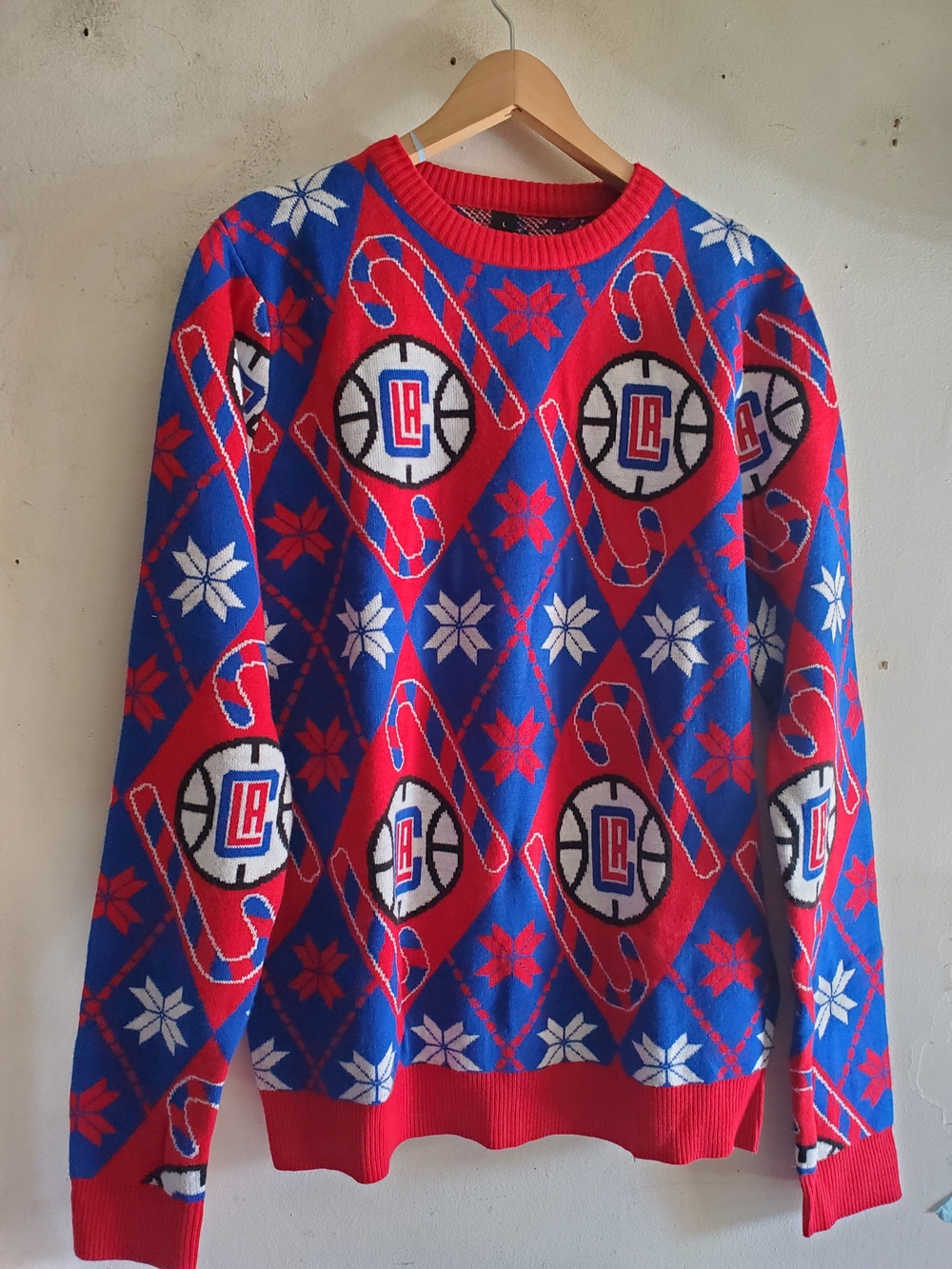 LA Clippers Red & Blue Holiday Sweater Size Large.